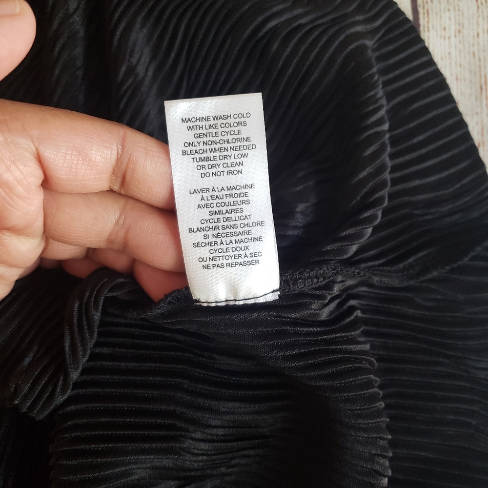 Tahari tops - Picture 6 of 9